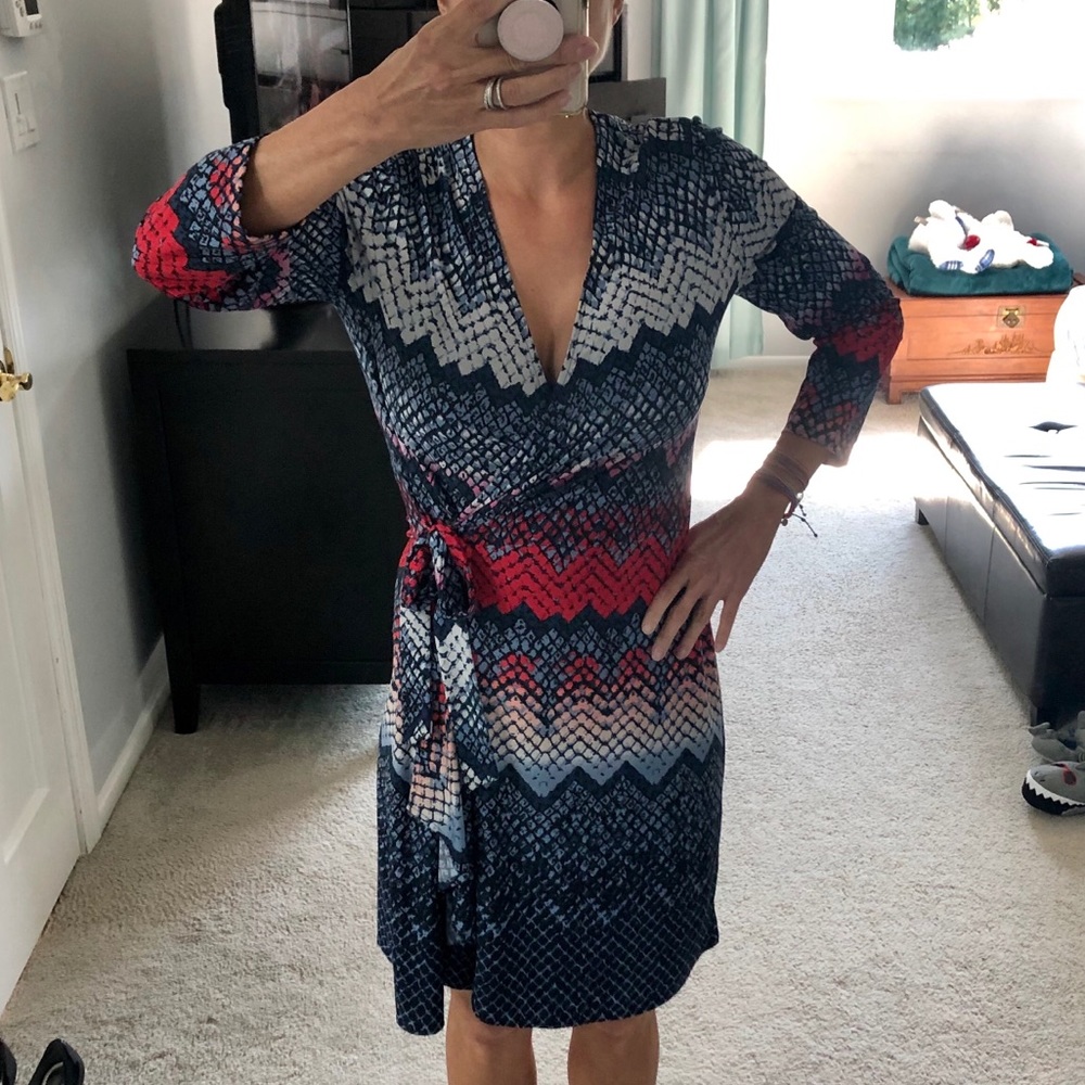 BCBG MAX AZRIA Long Sleeve Wrap Dress Size Medium